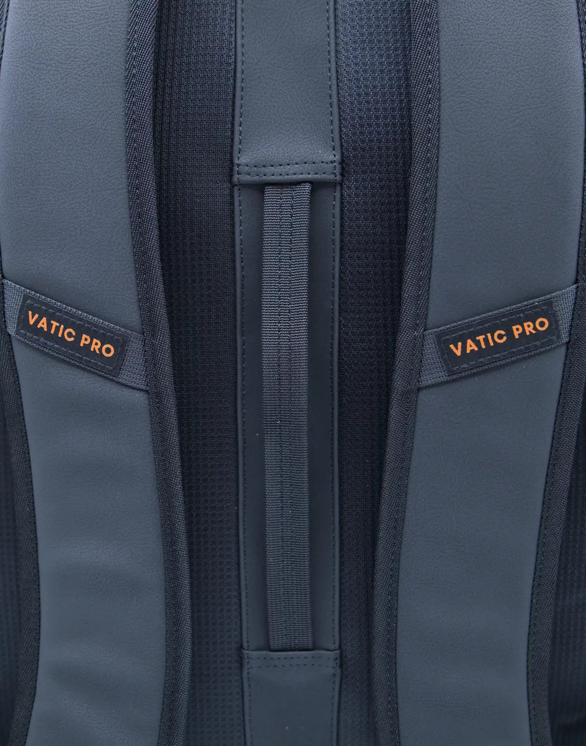 Tour Backpack ショルダーストラップの詳細