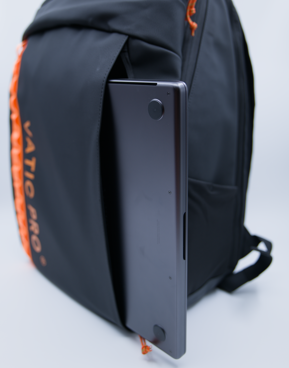 Tour Backpack パドル専用ポケットの使用イメージ