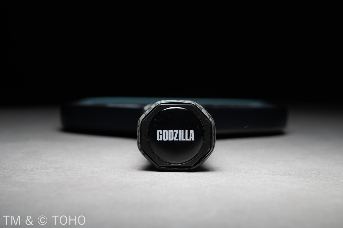 GODZILLA CYCLONE グリップエンドのGODZILLAロゴ TM & © TOHO